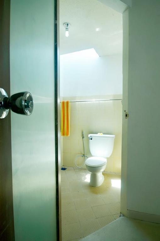 Gusti Homestay Kerobokan Экстерьер фото